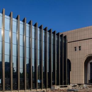 Panneau de bardage en aluminium revêtu de PVDF personnalisé pour façade murale extérieure, panneaux de décoration extérieure de bâtiment, bardage mural - Product Image 1