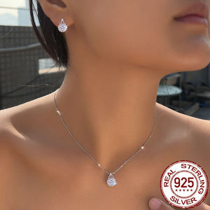 Juego de Joyería de Lujo con Aretes de Plata Esterlina 925, con Colgante de Corona de Flores, Unisex - Product Image 4