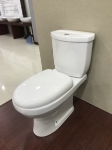 WC in <span class=keywords><strong>Ceramica</strong></span> Moderno a Due Pezzi con Scarico Lento a Doppio Flusso e Sistema Washdown per Hotel e Ville - Product Image 5
