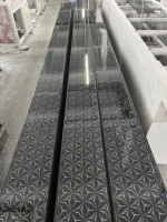Panneau de plafond en PVC blanc pur brillant moderne pour la décoration intérieure de la salle de bain, imperméable et ignifuge