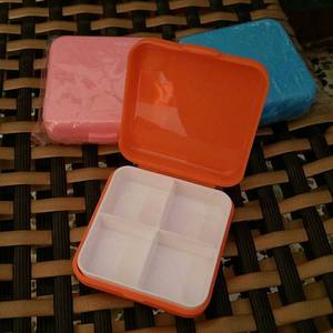 กล่องยาขนาดกะทัดรัดกล่องยาแบบพกพาช่องใส่ยา4ช่องสำหรับการเดินทางของขวัญตามสั่ง - Product Image 3