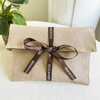 Pochette de luxe en jute avec logo personnalisé, sac de rangement pour vêtements et accessoires capillaires, pochette à rabat en lin et jute avec doublure en satin