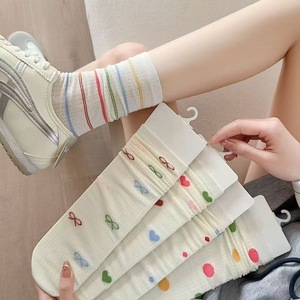 Calcetines hasta media pantorrilla para mujer, transpirables, con lunares, lazo en forma de corazón, rayas, calcetines largos y finos para jóvenes, ropa de verano - Product Image 1
