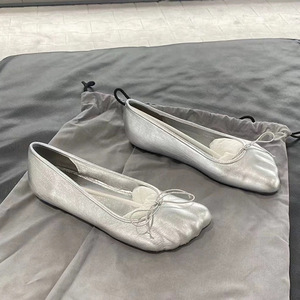 Zapatos Planos Casuales Antideslizantes para Mujer con Punta Dividida y Lazo, Éxito de Ventas Viral 2026 - Product Image 5