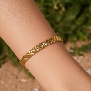 E450-B260-0276ZZ Fashion Cuff <b>Bracelet</b> - Product Image 3