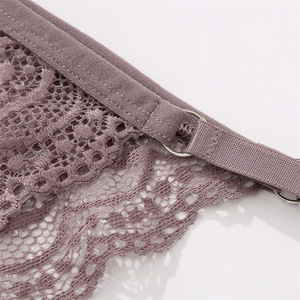 Nouvelles culottes string en dentelle pour femmes, pour le commerce transfrontalier, avec taille ajustable, transparentes et séduisantes, de forme triangulaire. - Product Image 3