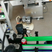 Machine d'étiquetage automatique à grande vitesse pour bouteilles rondes / Machine d'étiquetage de bouteilles auto-adhésives à grande vitesse