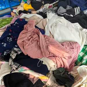 SF03 Abbigliamento Usato Economico per <span class=keywords><strong>Donna</strong></span> e Uomo, Vestiti Usati, Camicie, Pantaloncini, Jeans, Pantaloni Usati, Abbigliamento Misto all'Ingrosso - Product Image 4