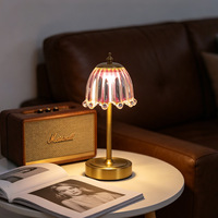 Lampe de table portable à piles, style médiéval, en fer, pour restaurant, hôtel de luxe, avec variateur d'intensité tactile, fabriquée par [Nom du fabricant]