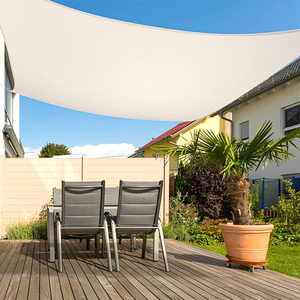 Voile d'ombrage triangulaire 2x2x2m imperméable beige en polyéthylène – Voiles et filets d'ombrage 2x2x2m - Product Image 3