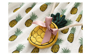 Nouvel ensemble d'été pour filles : short et haut en coton et lin à imprimé ananas, style épaules dénudées - Product Image 3