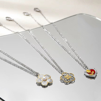 Collier pendentif en forme de fleur en acier inoxydable plaqué or 18 carats, bijoux de chaîne de clavicule imperméable pour femmes, vente en gros
