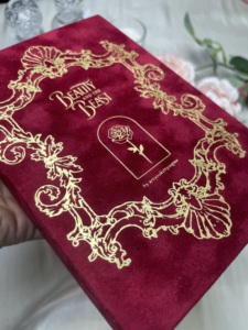 Boîte cadeau en velours bordeaux <span class=keywords><strong>La</strong></span> <span class=keywords><strong>Belle</strong></span> <span class=keywords><strong>et</strong></span> <span class=keywords><strong>la</strong></span> Bête, invitations de mariage, boîte à souvenirs en velours rose avec dorure à chaud de luxe - Product Image 2