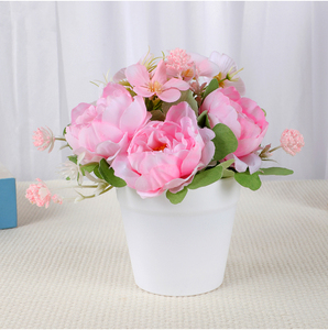 Bouquet di Fiori Artificiali Fatti a Mano in Otto Colori per Spose, Decorazione Matrimoniale - Product Image 1