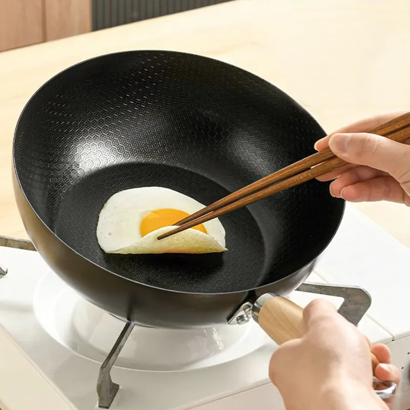 NonStick Iron Wok Lightweight HoneyComb Wok Compatible with various stoves