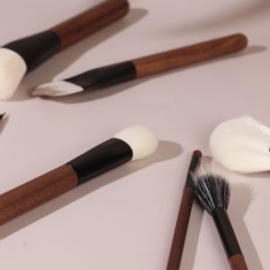 Nouveau produit 2026, ensemble de pinceaux de maquillage professionnels <span class=keywords><strong>blancs</strong></span> avec logo personnalisé, poils synthétiques, ensemble de pinceaux de maquillage de luxe, pur vegan - Product Image 6