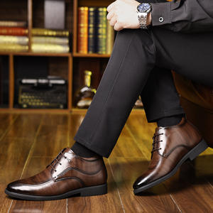 Nuevos zapatos informales de malla para hombre, estilo de negocios sencillo, suaves y transpirables, con cordones, suela antideslizante, calzado formal resistente al desgaste con punta redonda - Product Image 5