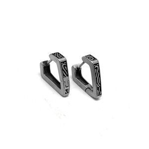 Boucles d'oreilles Huggie en acier titane yunnique, design géométrique, bijoux de mode unisexe, clous en acier inoxydable 316 - Product Image 1