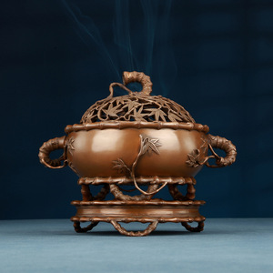Quemador de Incienso de Cobre con Base de Bambú, Hecho a Mano, para Uso Religioso, Diseño de Pareja Lunar de Pino, 17 Pulgadas - Product Image 1