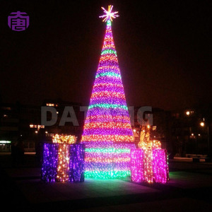 Árbol de Navidad Iluminado Gigante con Forma de Escenas Festivas Memorables para Parques, Resorts y Locales Comerciales - Product Image 6