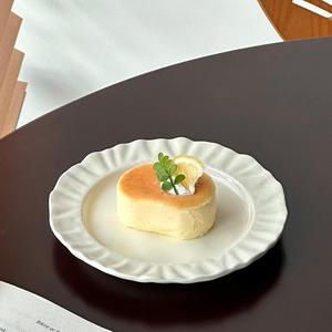 Platos de Postre de Porcelana Vintage de 6 Pulgadas con Borde Ondulado - Platos Ecológicos No Tóxicos para Bodas y Fiestas, Venta al Por Mayor - Product Image 6