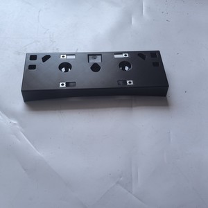 กรอบป้ายทะเบียนหน้า Lexus รุ่น 52114-50430 สีดำ ระยะห่างรู 200 มม. แบบฝัง สำหรับ LS500H รุ่นปี 2018 - Product Image 1