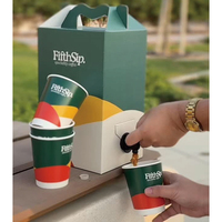 Boîte distributrice de café jetable personnalisée 96 oz en carton rigide isolé avec poignée et couvercles