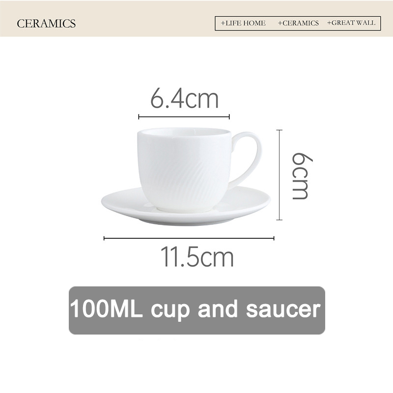 tazza e piattino bianchi da 100 ml