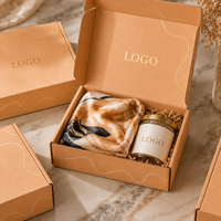 Boîte d'expédition en papier kraft ondulé de couleur abricot clair avec logo personnalisé imprimé en gros, motif de ligne ondulée, emballage cadeau