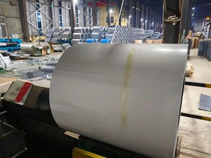 Bobine d'acier Galvalume prélaqué, tôle colorée pour toiture, clôtures et conteneurs - Product Image 1