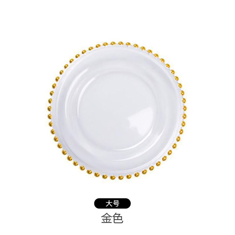 Borde con cuentas doradas