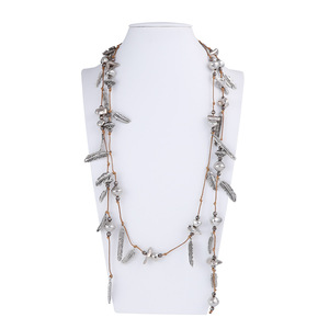 Collier pendentif plume feuille en alliage de corde tressée multicouche à la mode pour femme - Product Image 3