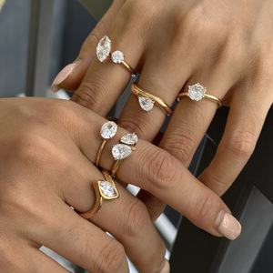 Bague en acier inoxydable plaqué or 18 carats PVD, motif vague, sertie de zircone blanche taille <span class=keywords><strong>poire</strong></span> et cristal en forme de goutte, bijoux de luxe inaltérables - Product Image 1