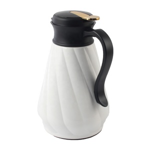 Hervidor de agua minimalista de plástico con tapa, forma poligonal, mango blanco y negro para uso doméstico - Product Image 5