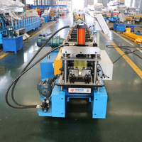 Machine de formage à trois couches pour profilés en C et en U, machine de formage à profilés en C, machine de formage à profilés en U