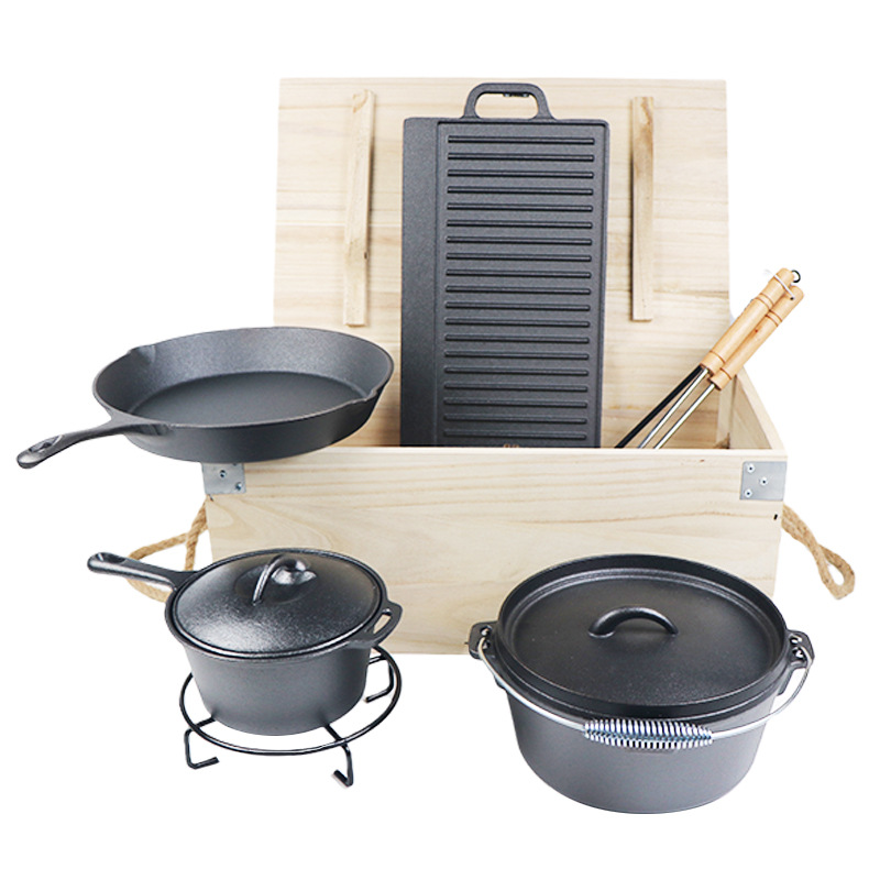 Ensemble de 8 pièces - Batterie de cuisine de camping avec coffret en bois.