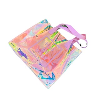 Bolsa Holográfica Iridiscente Láser Rosa de Venta al por Mayor de Fábrica, Bolsa de Compras Reutilizable con Logotipo Personalizado, Bolsa de PVC Transparente con Holograma Arcoíris - Product Image 6