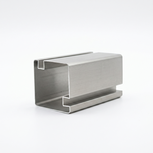 Perfil de Aluminio de la Serie 6000 con Corte Personalizado para Marcos de Puertas, Periféricos de Escritorio y Perfiles de Procesamiento - Product Image 1