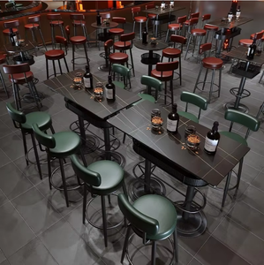Set Moderno di Sedie e Tavolo da Bar in Metallo per Caffetterie, Hotel, Mense, Bistrot, Pub e Locali Notturni - Product Image 3