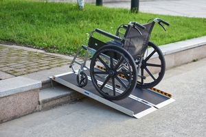 <span class=keywords><strong>Rampe</strong></span> pratique pour fauteuil roulant en aluminium <span class=keywords><strong>pliable</strong></span> <span class=keywords><strong>rampe</strong></span> d'<span class=keywords><strong>escalier</strong></span> pour fauteuil roulant <span class=keywords><strong>rampe</strong></span> pour fauteuil roulant de bus à vendre - Product Image 5