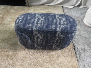 Banco Otomano Moderno e Leve em Tecido Boucle Conversível, Design Personalizável para Quarto, Entrada e Apartamento - Product Image 5