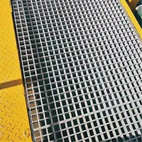 Panneaux de sol pour passerelle à surface lisse Caillebotis en plastique renforcé de fibre de verre Caillebotis Frp moulés pour chiens/chats/pigeons/porcs/moutons