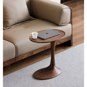 Tavolino Alto JP in Legno di Frassino Massiccio, Stile Minimalista Italiano Moderno, Lusso Leggero, Design Creativo a Clessidra Cesar - Product Image 4