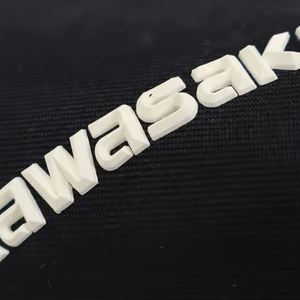 Etiquetas de Transferencia de Calor de Silicona Personalizables Ecológicas de Tendencia 2025 con Efecto 3D en Relieve para Impresión de Prendas - Product Image 1