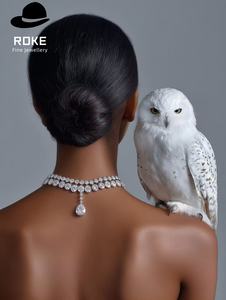 Collier en or 9 carats avec pendentif en forme de poire - Diamants cultivés en laboratoire certifiés IGI DEF |   <span class=keywords><strong>Prix</strong></span> d'usine - Product Image 4