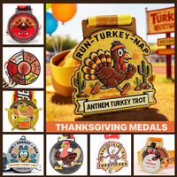 Médaille personnalisée en alliage de zinc émaillé rouge avec relief 3D pour l'événement sportif Turkeython, idéale pour les médailles de récompense des courses de Thanksgiving et des défis de fitness