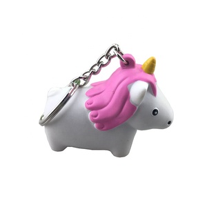 Porte-clés <span class=keywords><strong>licorne</strong></span> en plastique populaire porte-clés de <span class=keywords><strong>caca</strong></span> de nouveauté de dessin animé 3D - Product Image 3