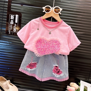 Set di abbigliamento per ragazze adolescenti alla moda T-Shirt con paillettes a manica corta con cuore e Jeans strappati per bambini - Product Image 1