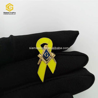 Épinglette de revers maçonnique avec symbole de compas carré et ruban rose de sensibilisation au cancer du sein