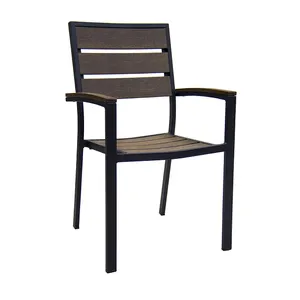 Buiten Zwart Aluminium Frame Stedelijke Schuur Houten Latten Moderne Keuken Restaurant Patio Tuin Stapelbaar Eetcafé Fauteuils